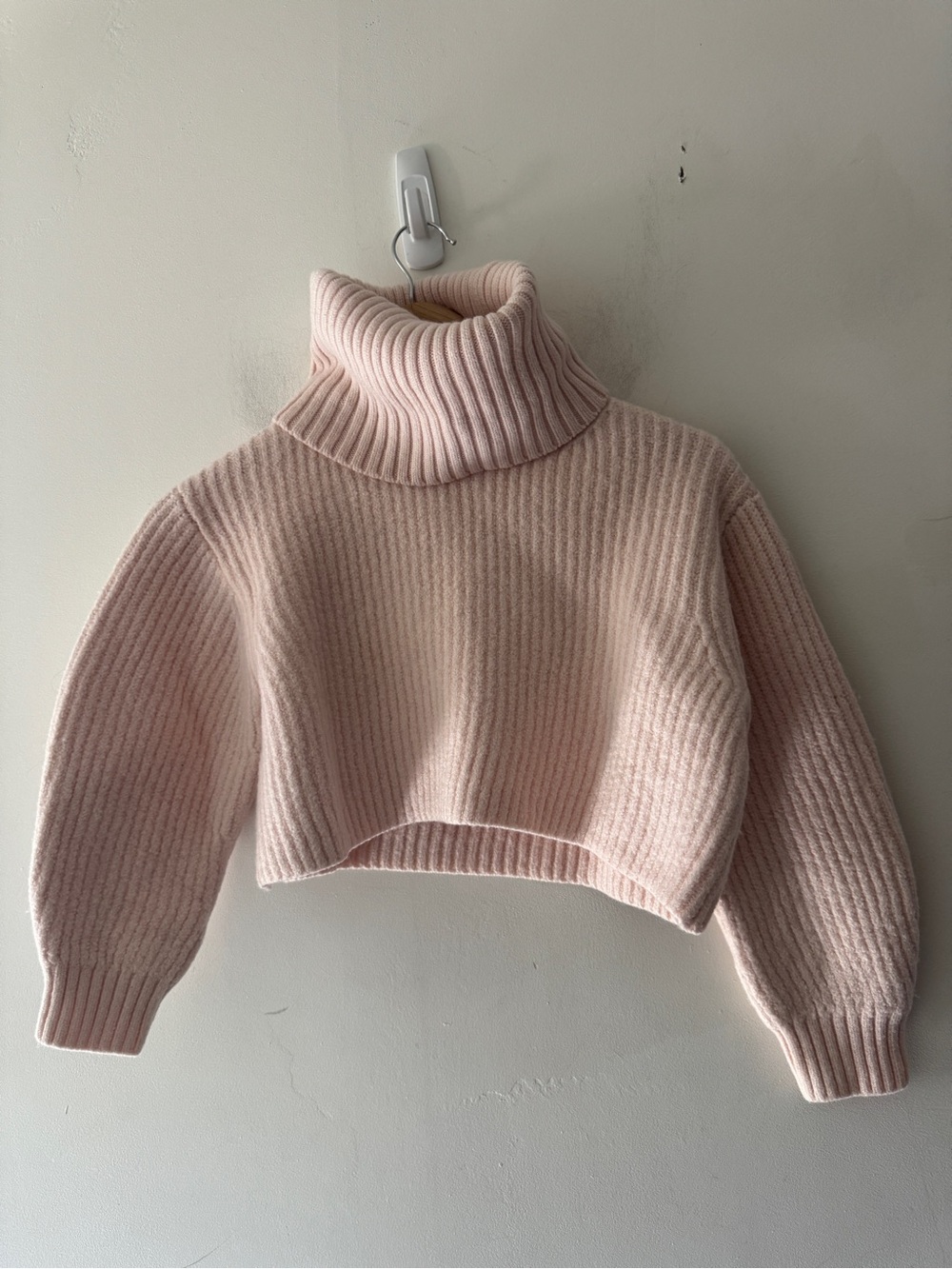Aritzia Babaton Light Pink 100% Merino Wool Cropped Boxy Turtleneck Sweater